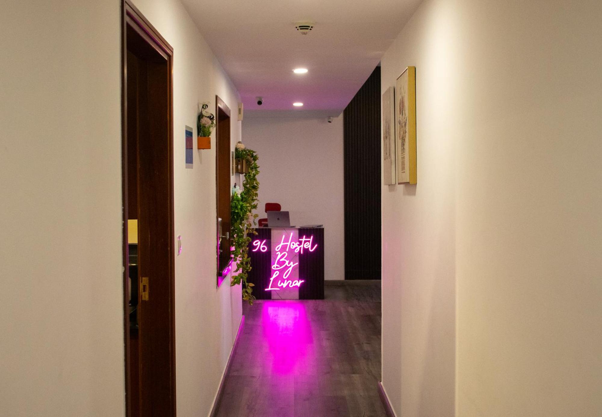 דובאי Lunar Hostel 96 מראה חיצוני תמונה