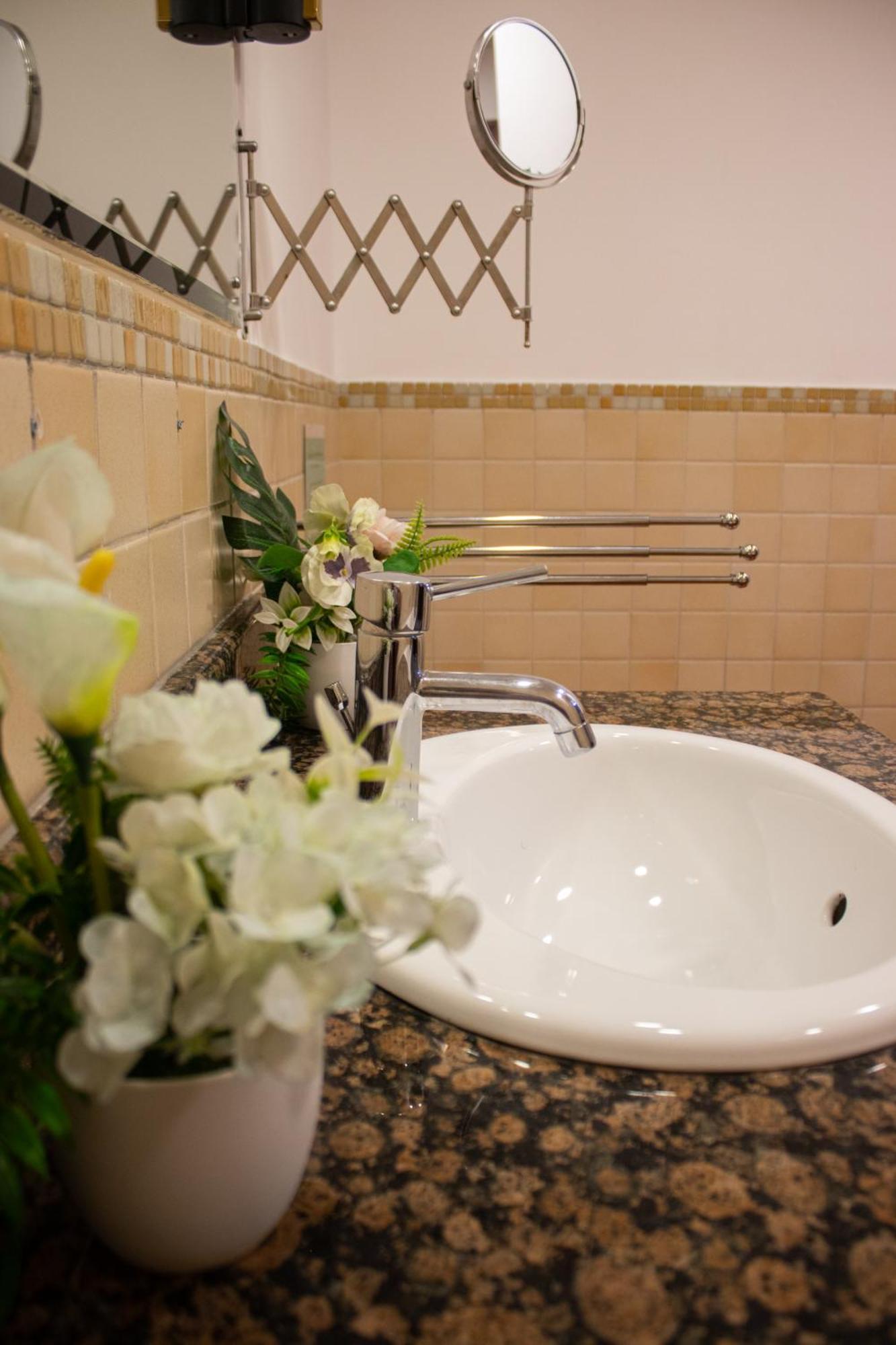 דובאי Lunar Hostel 96 מראה חיצוני תמונה