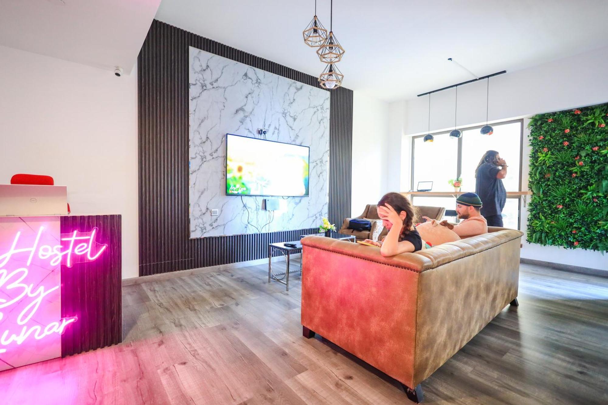 דובאי Lunar Hostel 96 מראה חיצוני תמונה